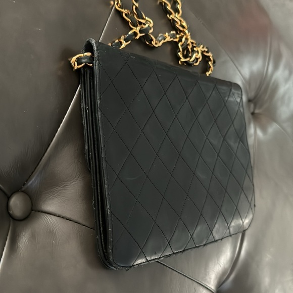 VINTAGE Chanel Shoulder Crossbody Flap Bag - Picture 13 of 14